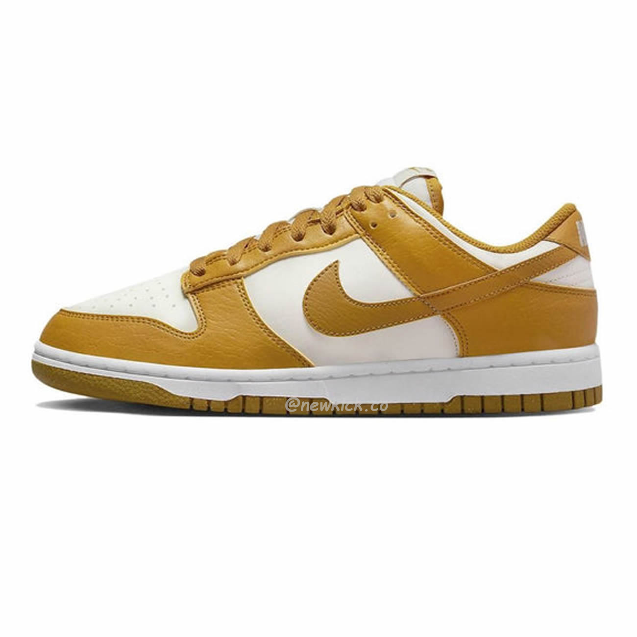 Nike Dunk Low Next Nature Phantom Gold Suede Dn1431 001 (1) - newkick.app