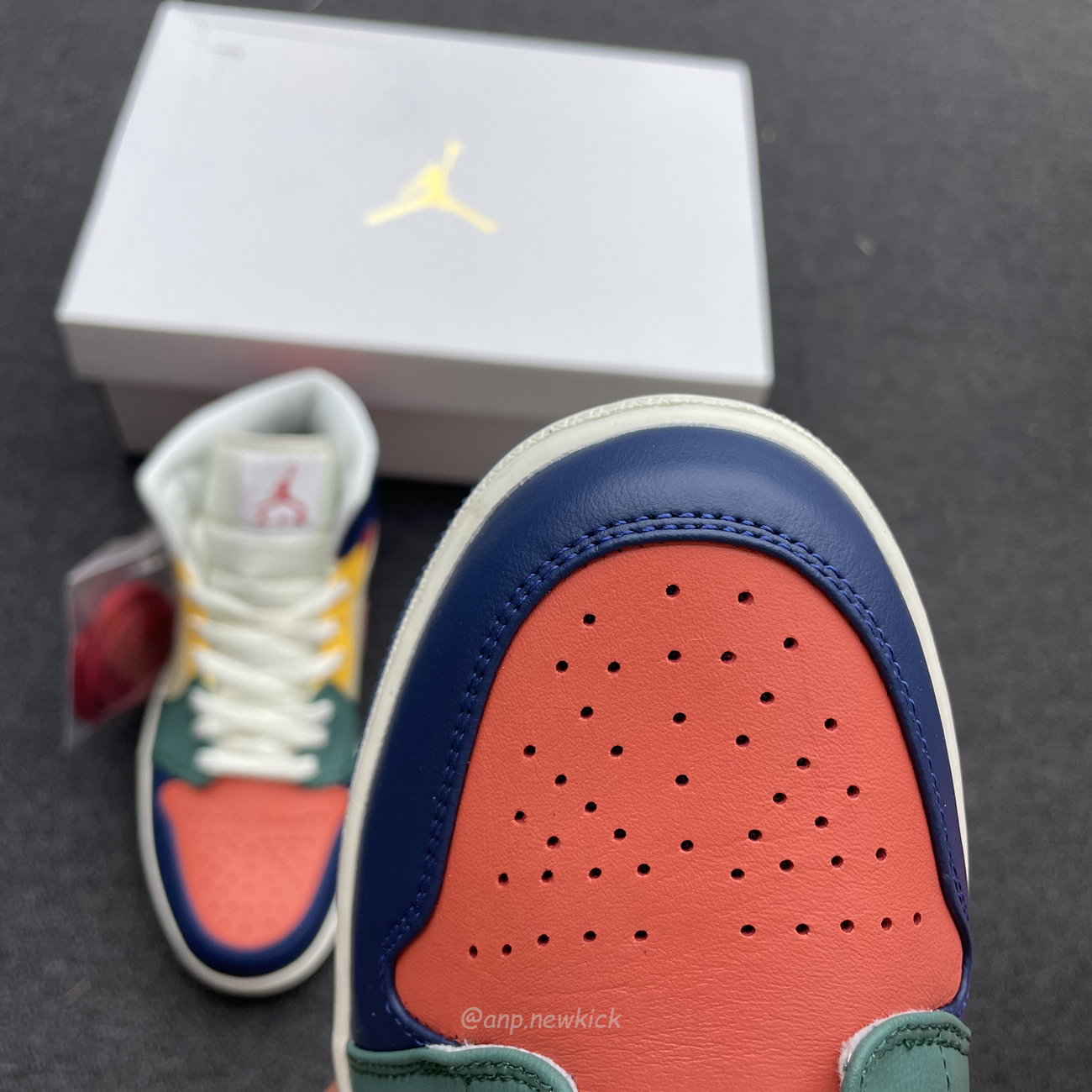 Air Jordan 1 Mid Se Multi Color Dn3738 400 (7) - newkick.app