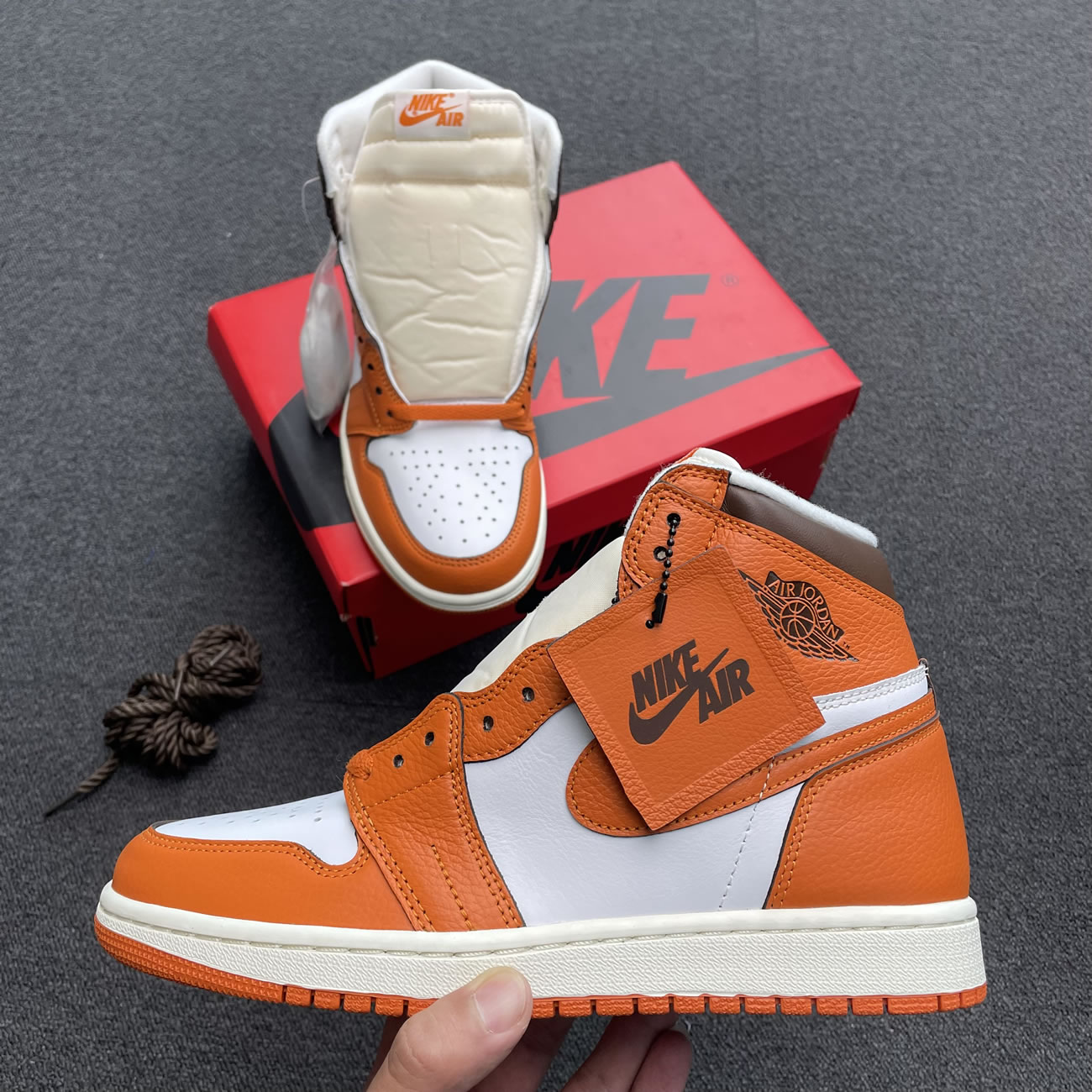 Jordan 1 Retro High Og Starfish W Do9369 101 (3) - newkick.app