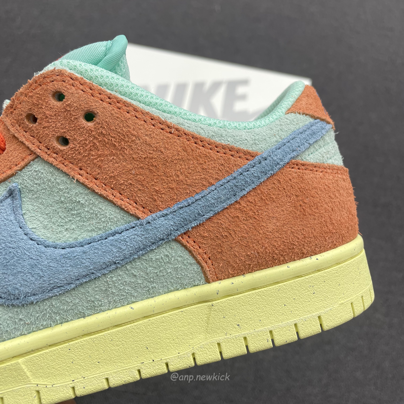 Nike Sb Dunk Low Orange Emerald Rise Dv5429 800 (13) - newkick.app