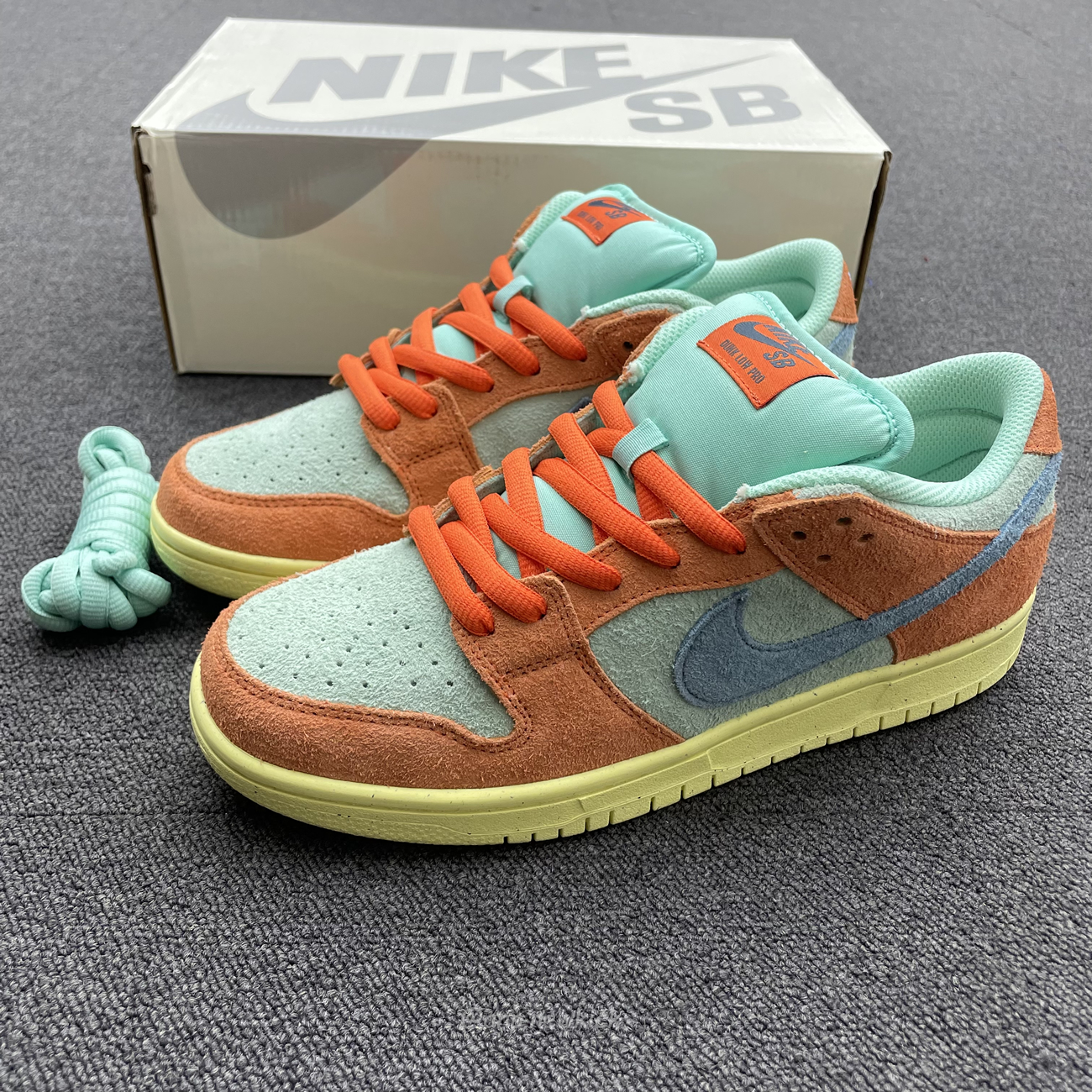 Nike Sb Dunk Low Orange Emerald Rise Dv5429 800 (7) - newkick.app