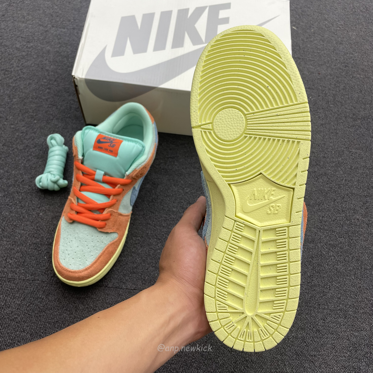 Nike Sb Dunk Low Orange Emerald Rise Dv5429 800 (9) - newkick.app