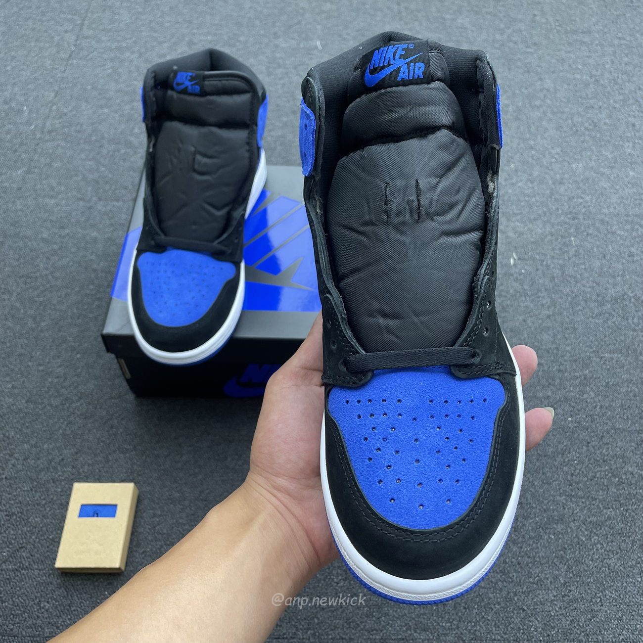 Air Jordan 1 Retro High Og Royal Reimagined Dz5485 042 (2) - newkick.app