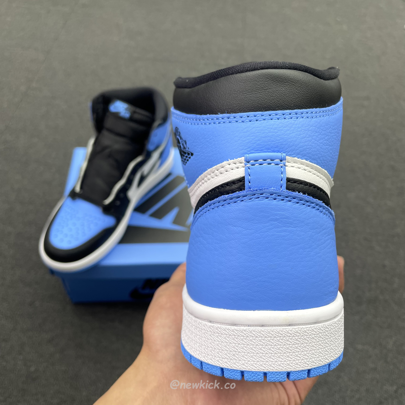 Air Jordan 1 Retro High Og University Blue Dz5485 400 (11) - newkick.app