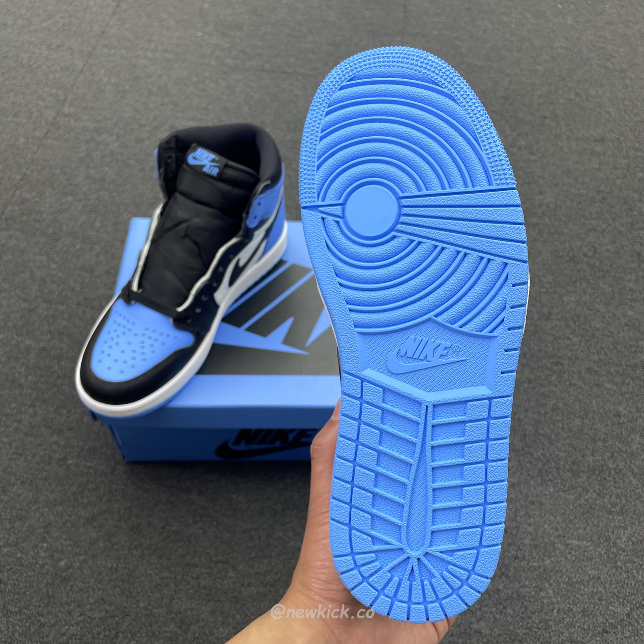 Air Jordan 1 Retro High Og University Blue Dz5485 400 (9) - newkick.app