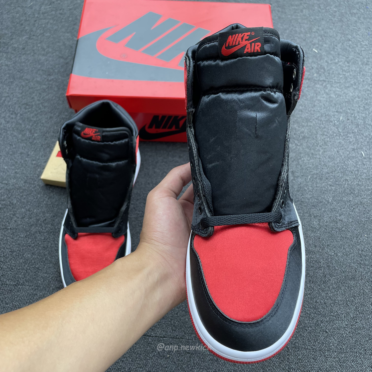 Air Jordan 1 Retro High Og Satin Bred Fd4810 061 (11) - newkick.app