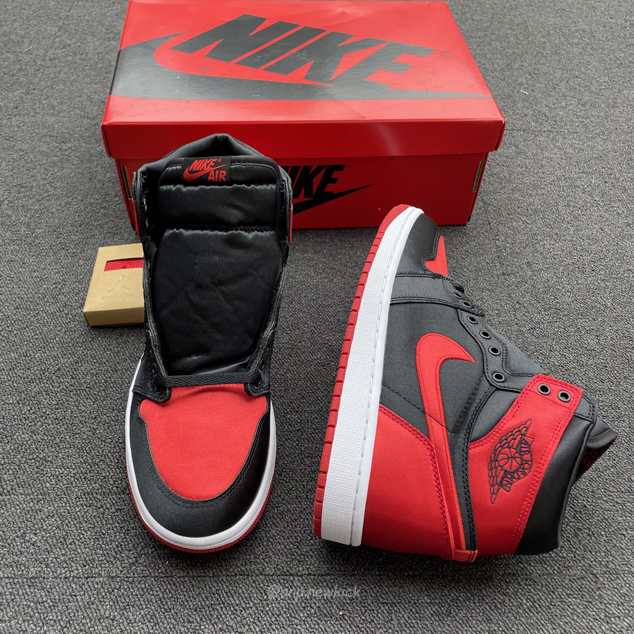 Air Jordan 1 Retro High Og Satin Bred Fd4810 061 (4) - newkick.app