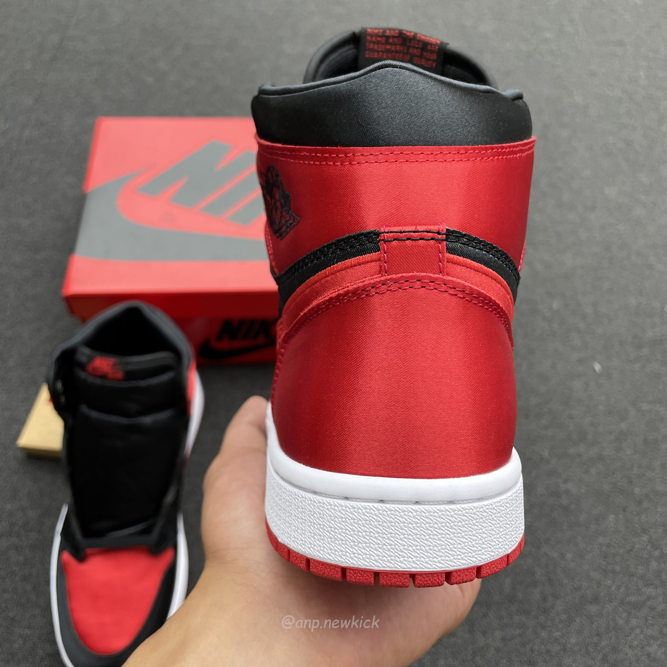 Air Jordan 1 Retro High Og Satin Bred Fd4810 061 (7) - newkick.app