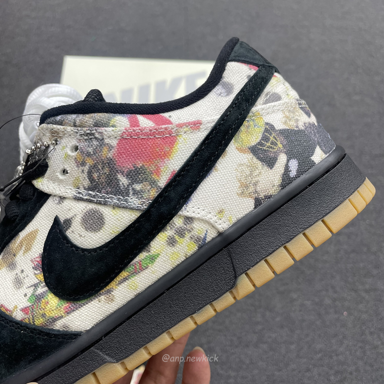 Nike Sb Dunk Low Supreme Rammellzee Fd8778 001 (6) - newkick.app