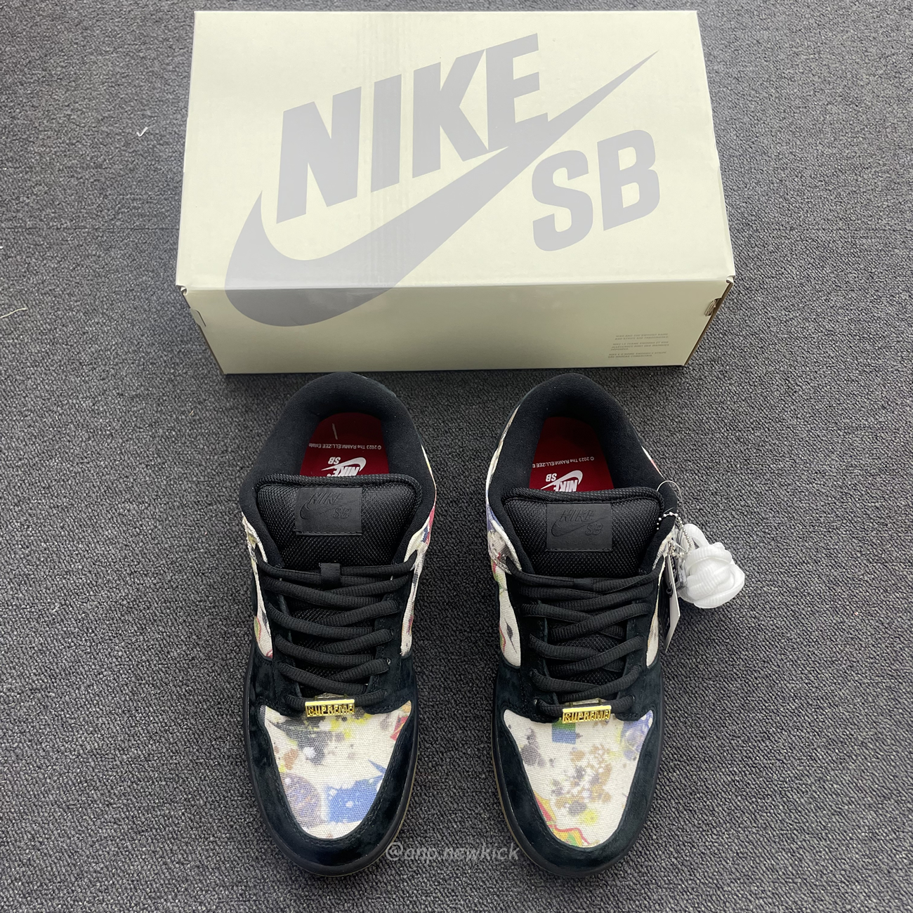 Nike Sb Dunk Low Supreme Rammellzee Fd8778 001 (8) - newkick.app