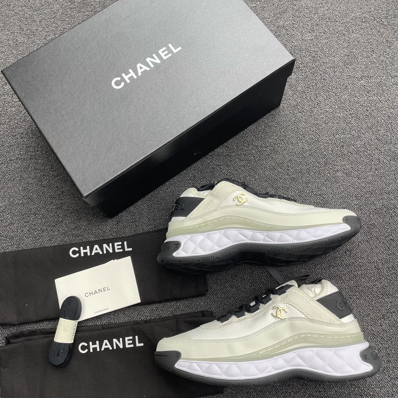 Chanel Casual Style Plain Logo Low Top Sneakers (10) - newkick.app