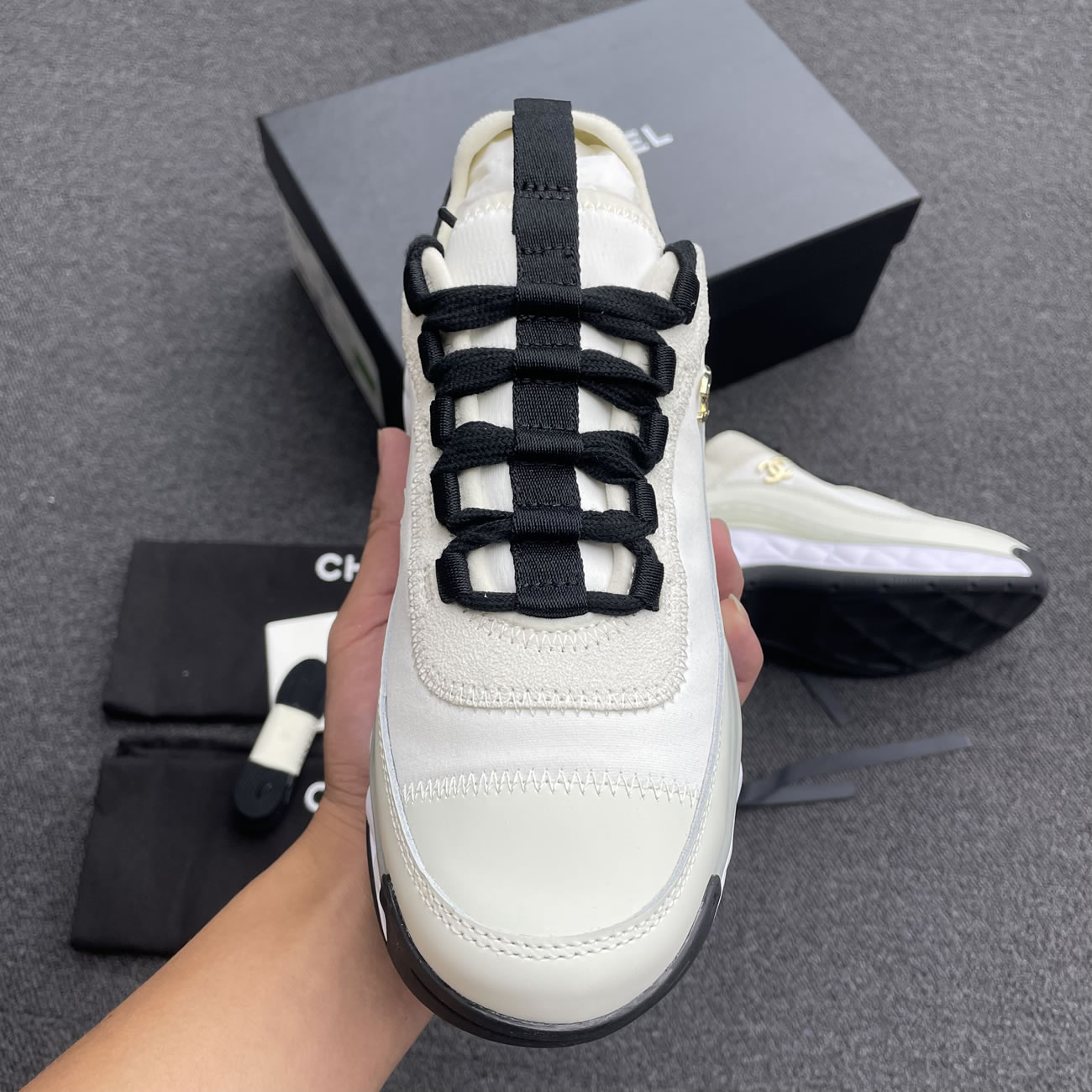 Chanel Casual Style Plain Logo Low Top Sneakers (11) - newkick.app