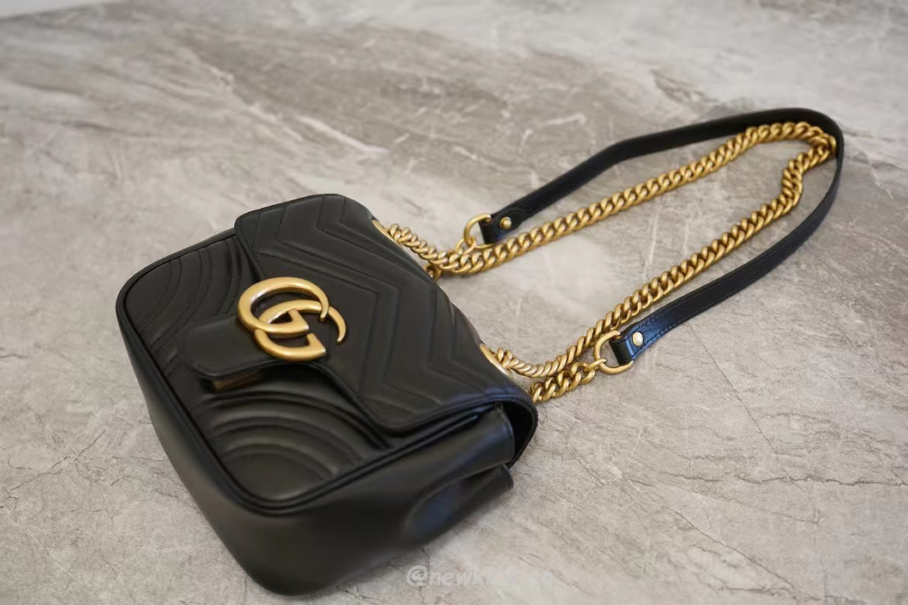 Gucci Gg Marmont Mini Shoulder Bag Matelasse Chevron Black (12) - newkick.app