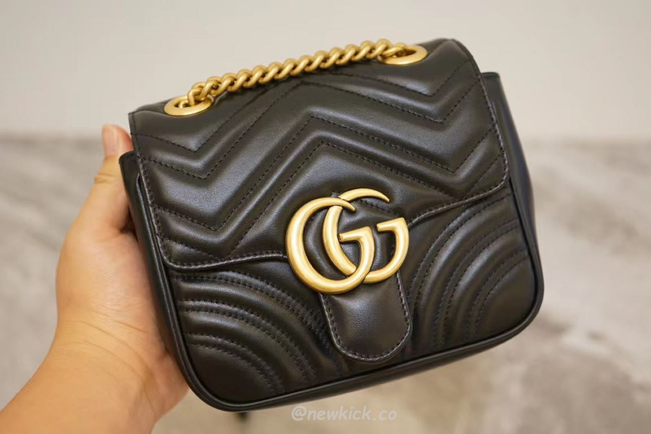 Gucci Gg Marmont Mini Shoulder Bag Matelasse Chevron Black (14) - newkick.app