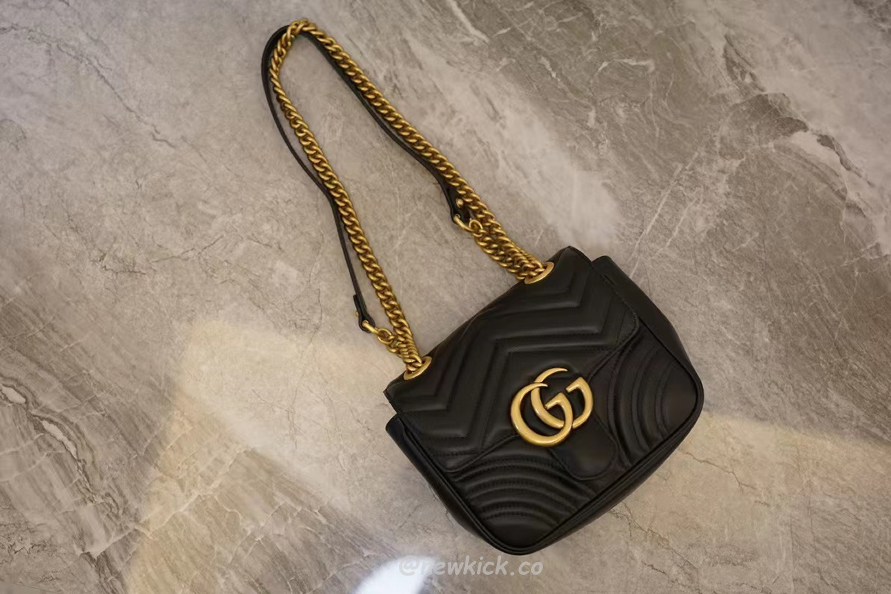 Gucci Gg Marmont Mini Shoulder Bag Matelasse Chevron Black (16) - newkick.app