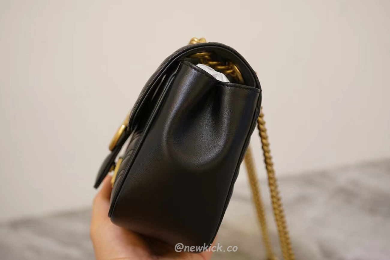 Gucci Gg Marmont Mini Shoulder Bag Matelasse Chevron Black (3) - newkick.app