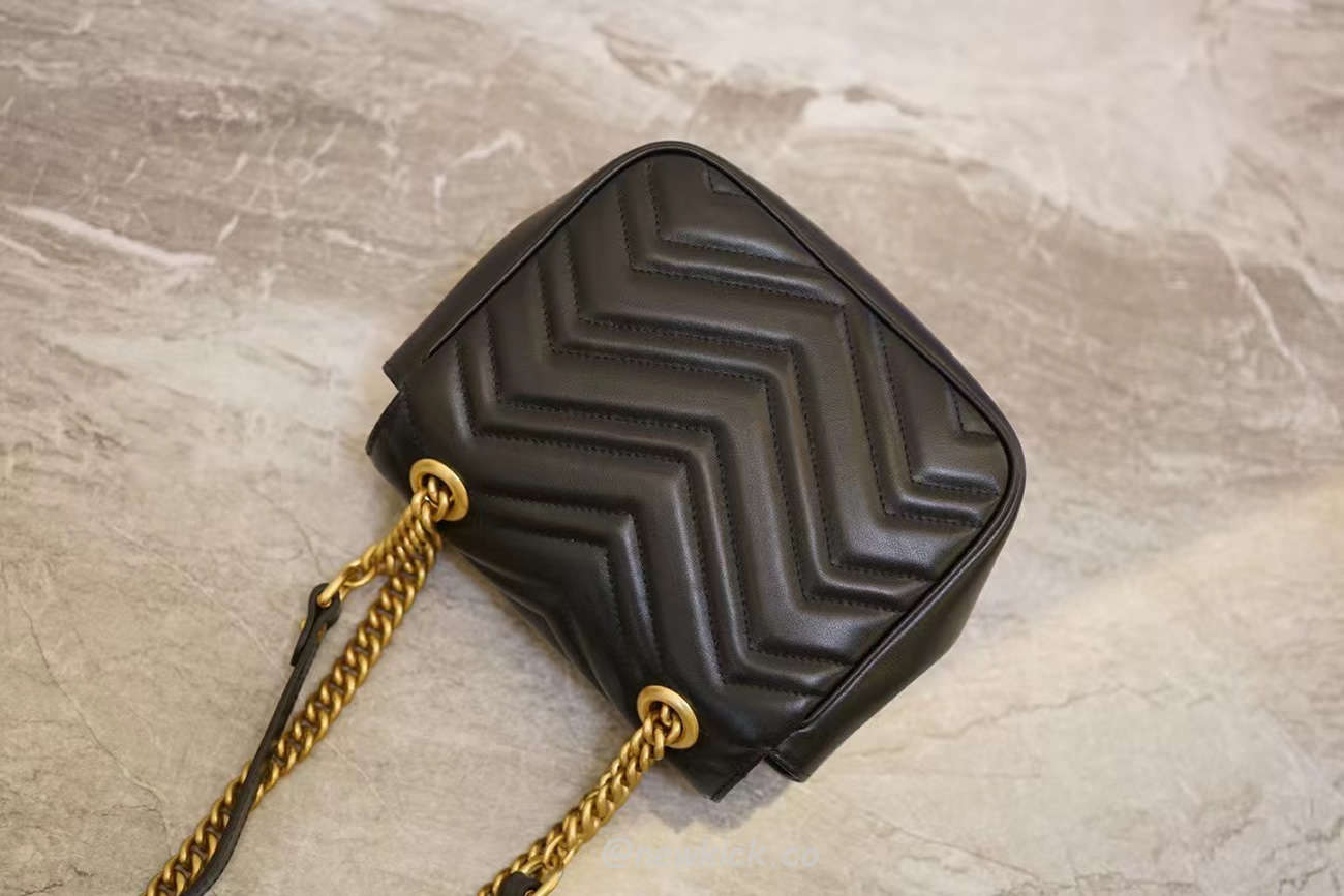 Gucci Gg Marmont Mini Shoulder Bag Matelasse Chevron Black (5) - newkick.app