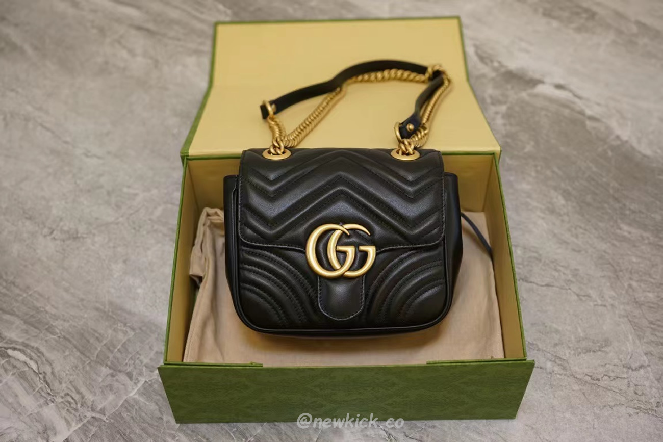 Gucci Gg Marmont Mini Shoulder Bag Matelasse Chevron Black (7) - newkick.app