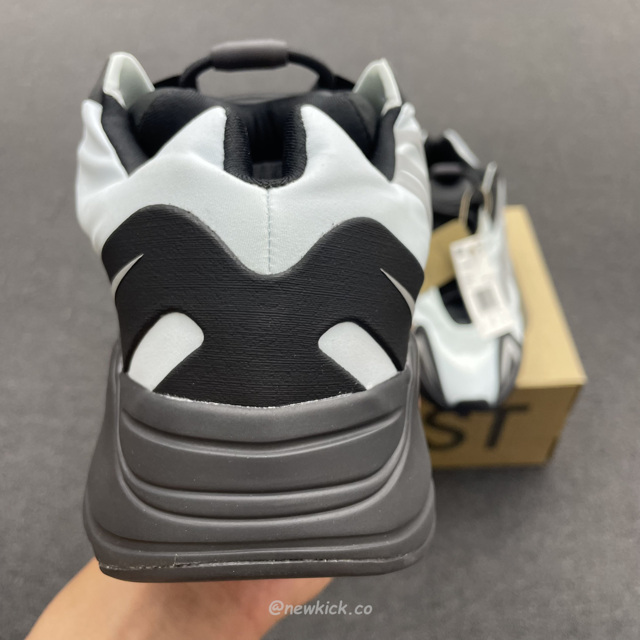 Adidas Yeezy Boost 700 Mnvn Blue Tint Gz0711 (4) - newkick.app