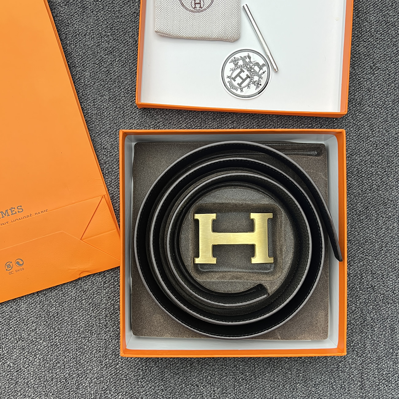 Hermes Full Grain Reversible Belt Leather Black (2) - newkick.app