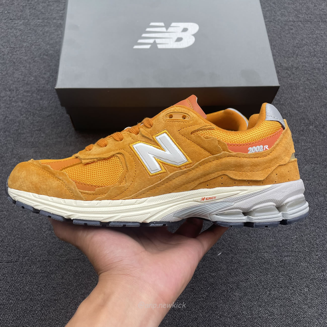 New Balance 2002r Protection Pack Vintage Orange M2002rde (11) - newkick.app