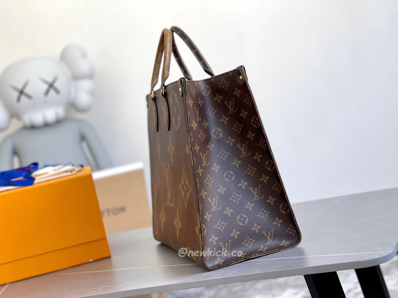 Louis Vuitton Onthego Cloth Tote Brown M45320 (11) - newkick.app