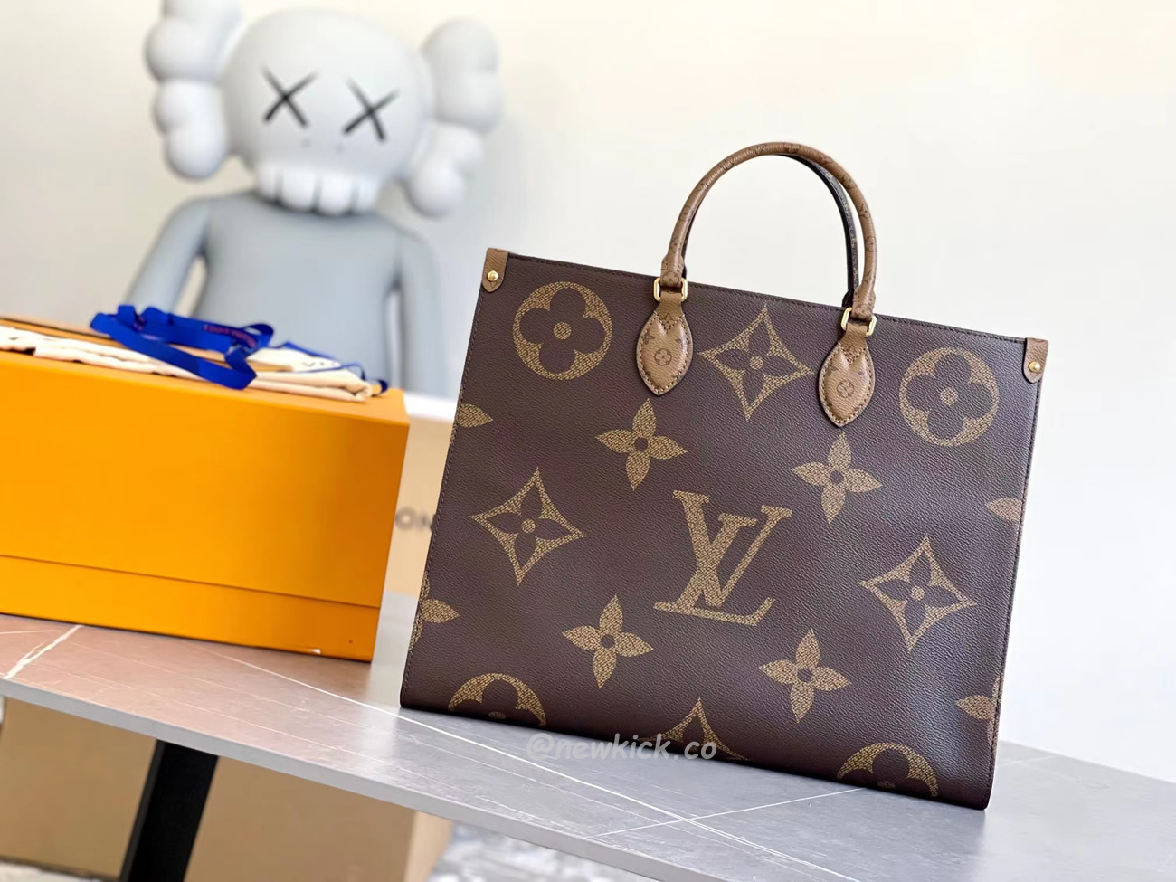 Louis Vuitton Onthego Cloth Tote Brown M45320 (17) - newkick.app