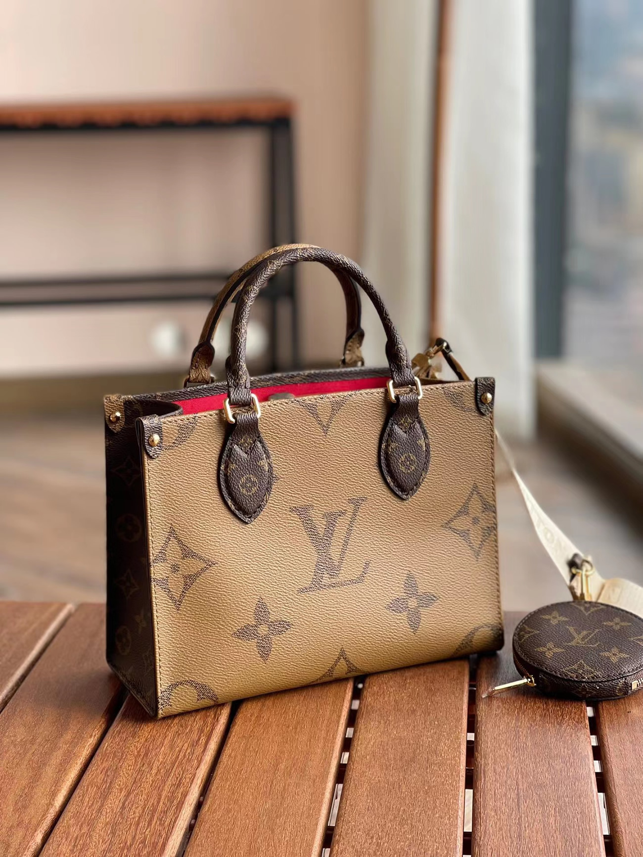 Louis Vuitton Onthego Mm M45321 (5) - newkick.app