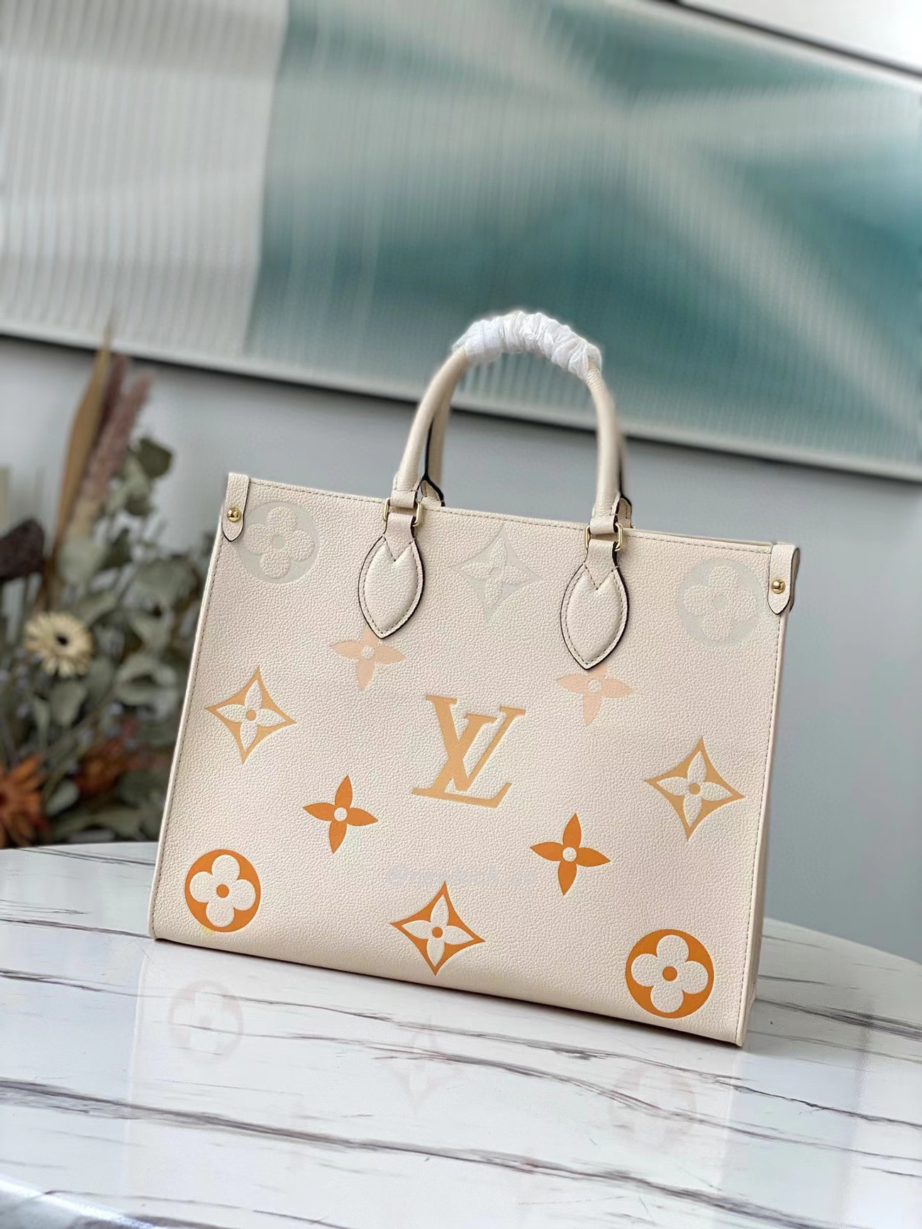 Louis Vuitton Onthego Mm Creamsaffron M45717 (3) - newkick.app