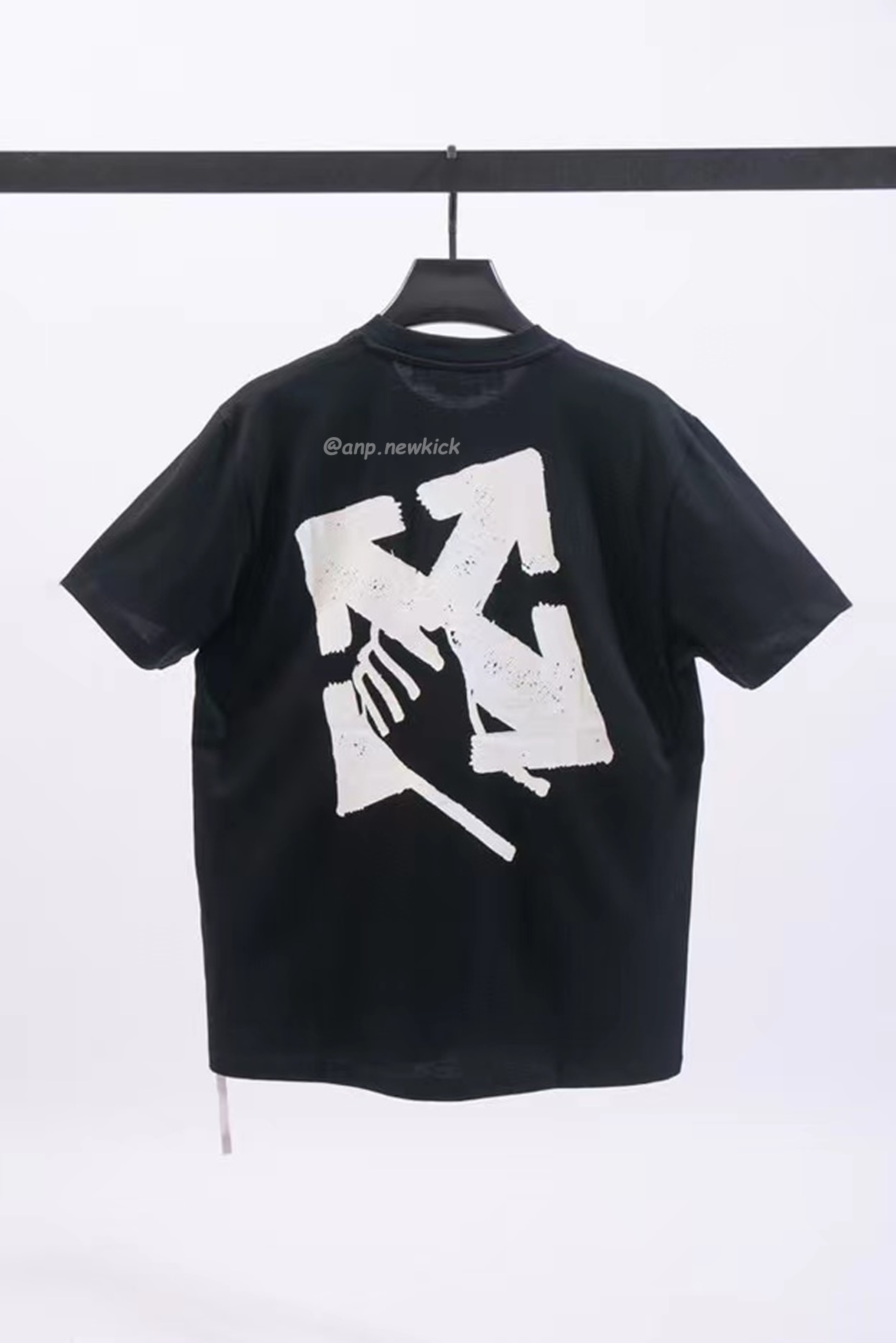 Off White Hand Arrow Tee White Black (5) - newkick.app