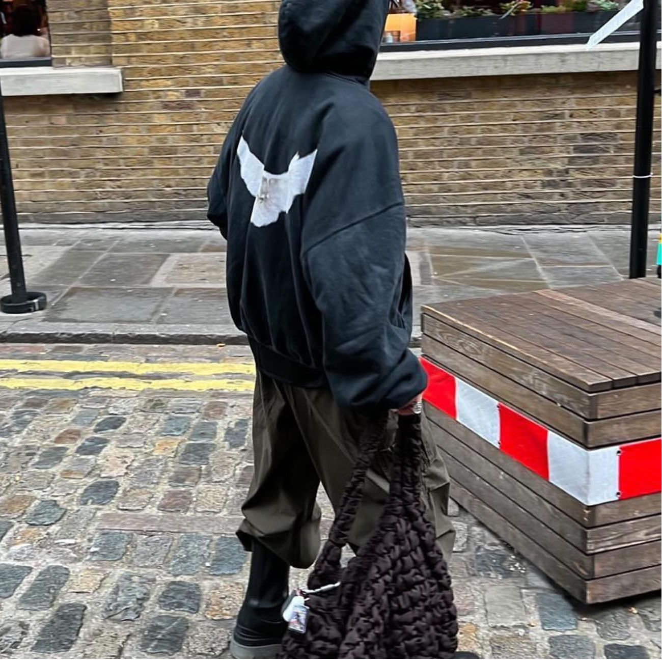 Yeezy Gap Engineered By Balenciaga Dove Hoodie Washed Black Ss22 (7) - newkick.app