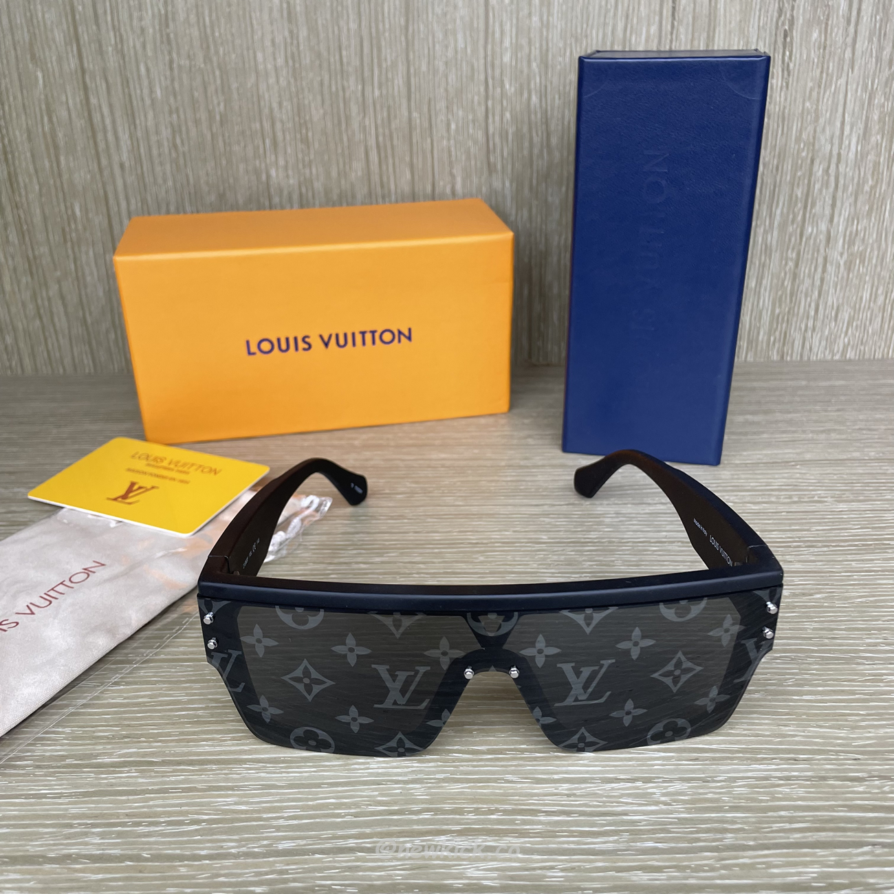 Louis Vuitton Lv Waimea Sunglasses (5) - newkick.app