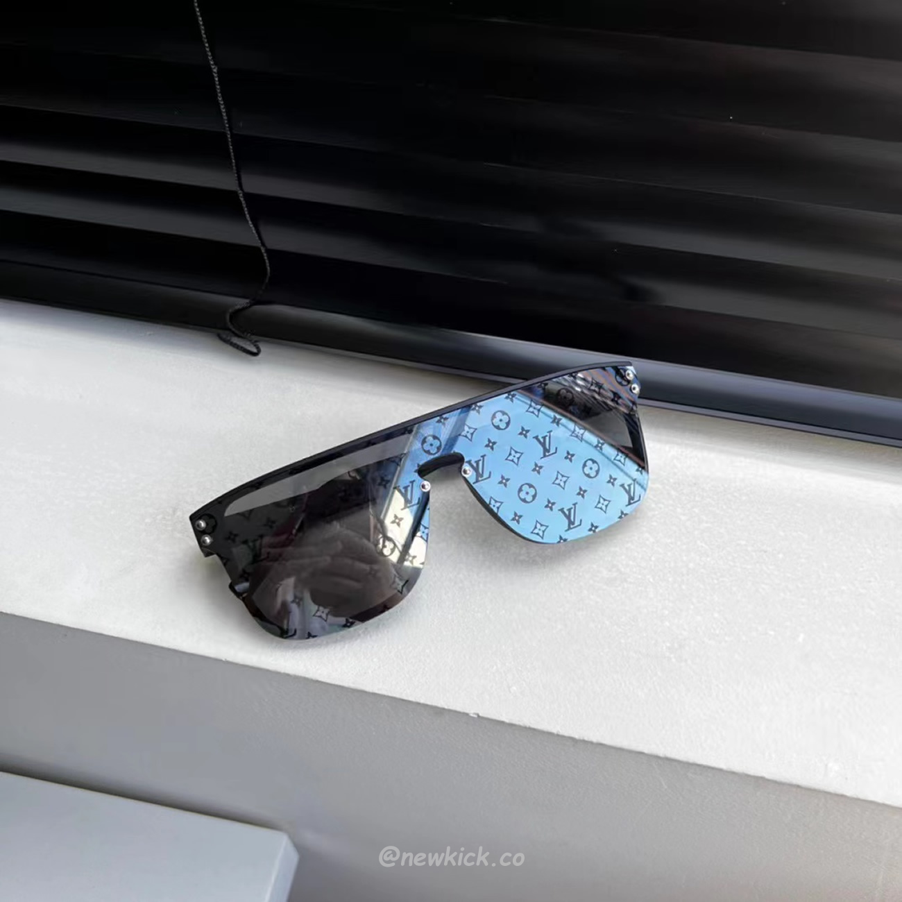 Louis Vuitton Lv Waimea Sunglasses Z1082e (4) - newkick.app