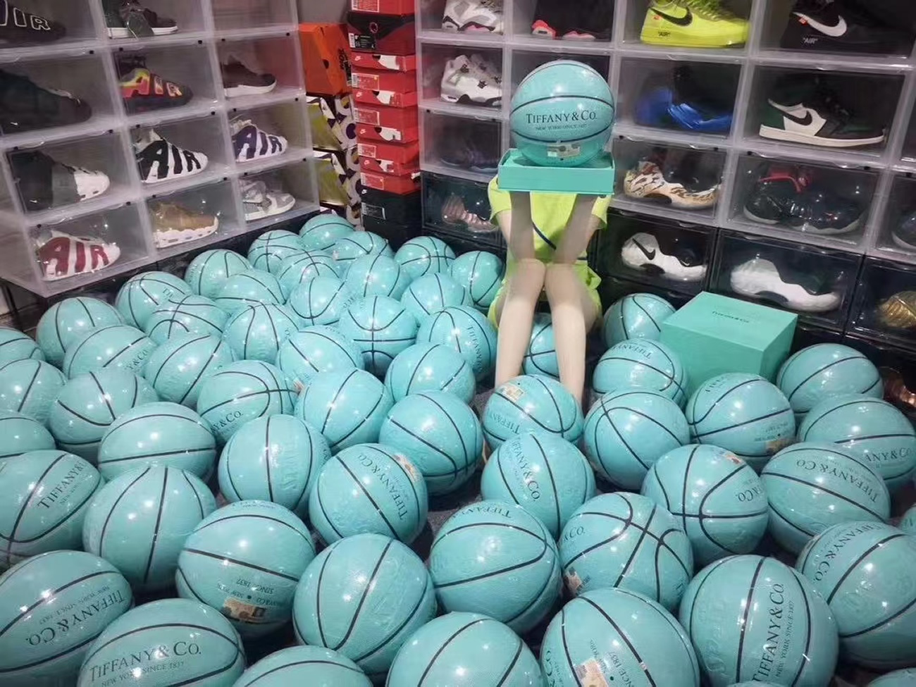 Tiffany X Cat Street X Spalding Basketball Tiffany Blue (6) - newkick.app