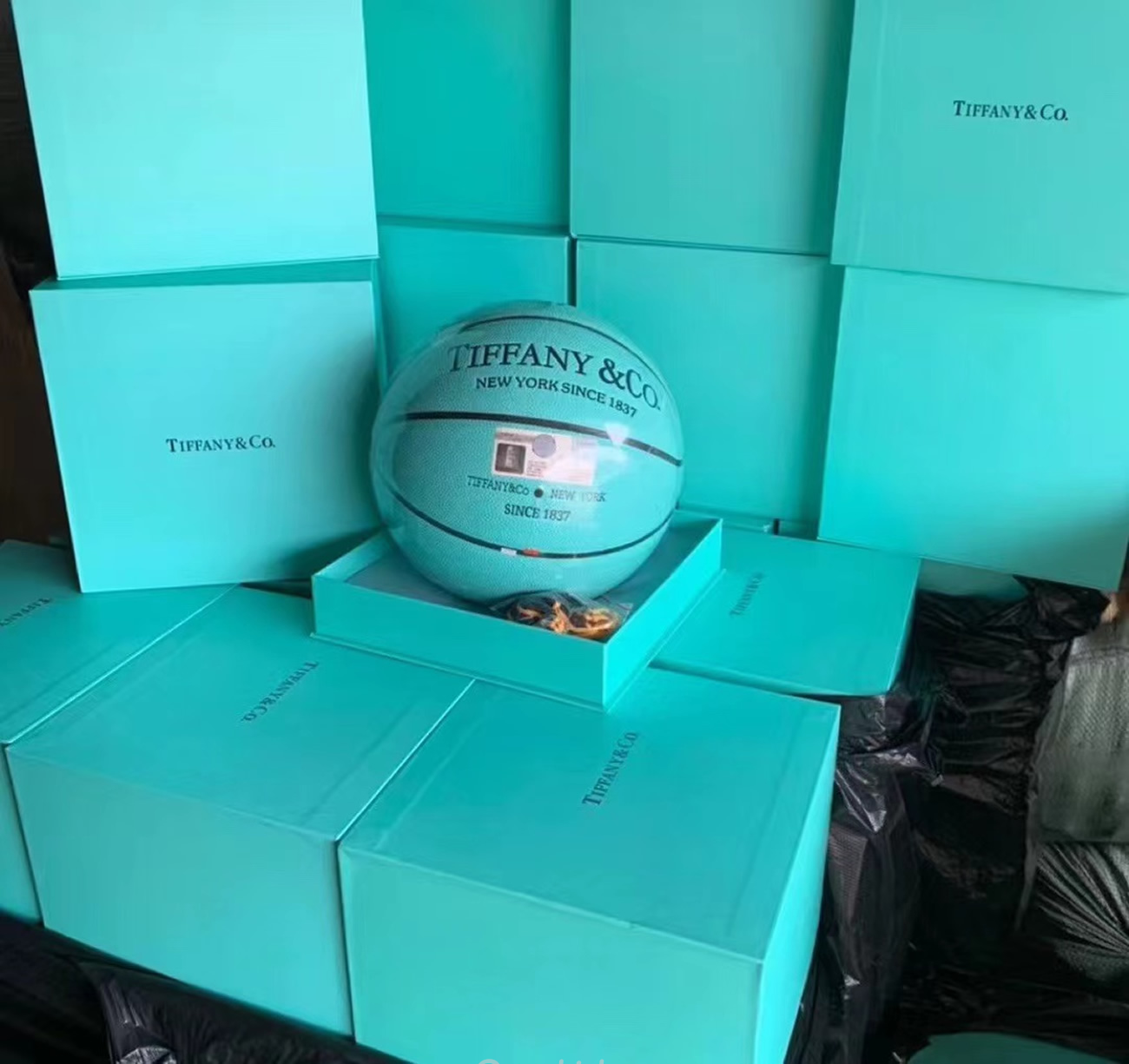 Tiffany X Cat Street X Spalding Basketball Tiffany Blue (7) - newkick.app