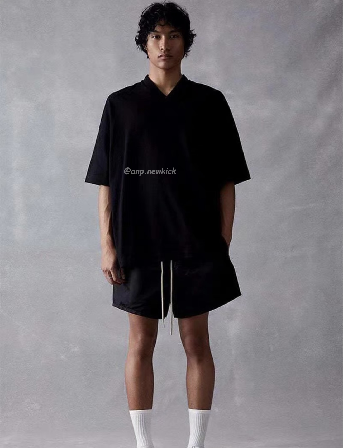 Fear Of God Essentials Logo Printed V Neck T Shirt (7) - newkick.app