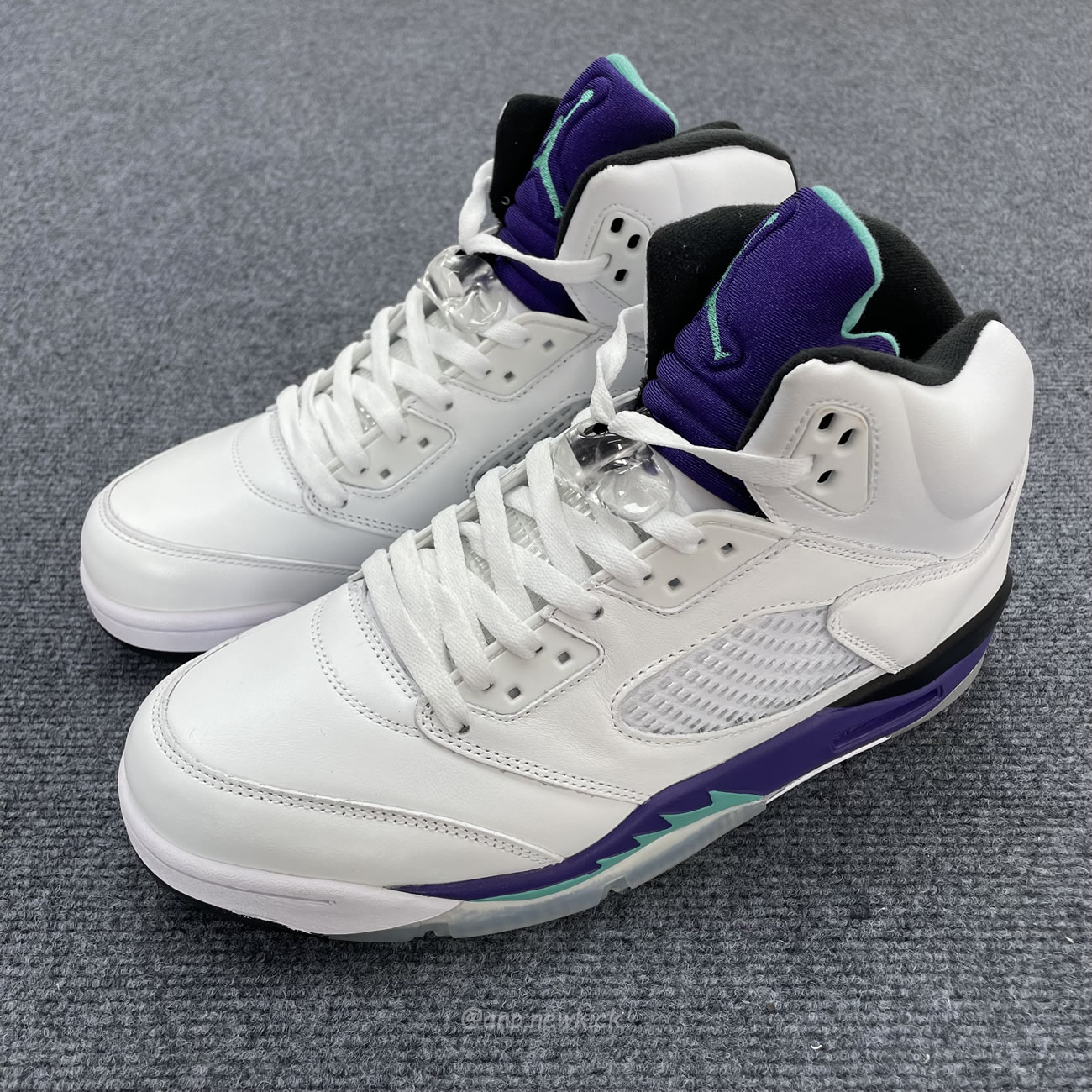 Air Jordan 5 Retro Grape 2013 136027 108 (4) - newkick.app