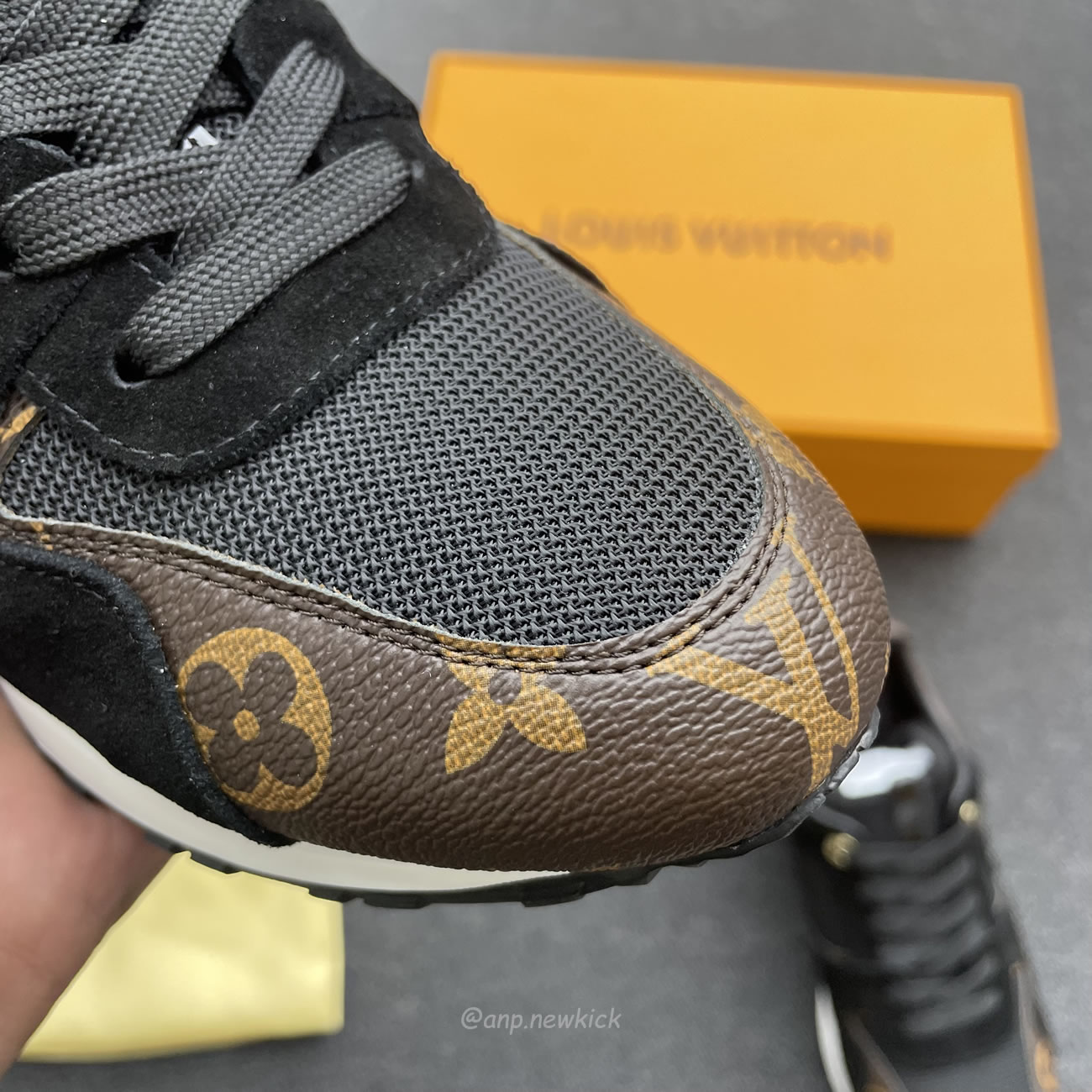 Louis Vuitton Run Away Black Gold 1a3cw0 (10) - newkick.app