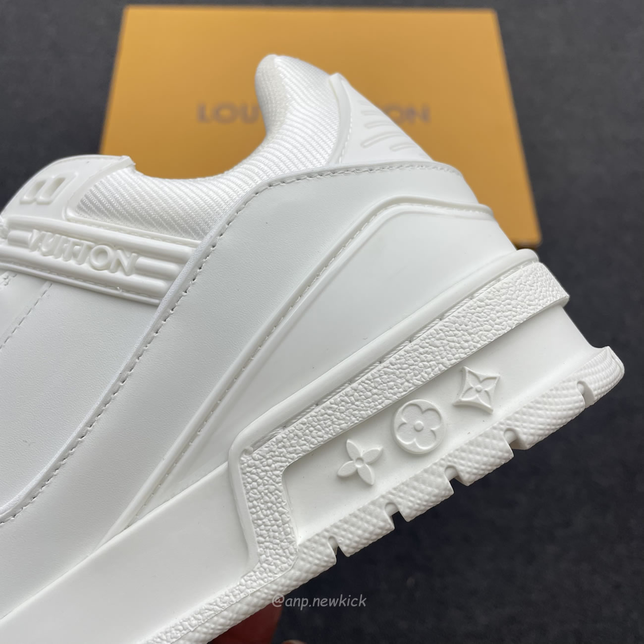 Louis Vuitton Lv Trainer Sneaker White 1a8wav (3) - newkick.app