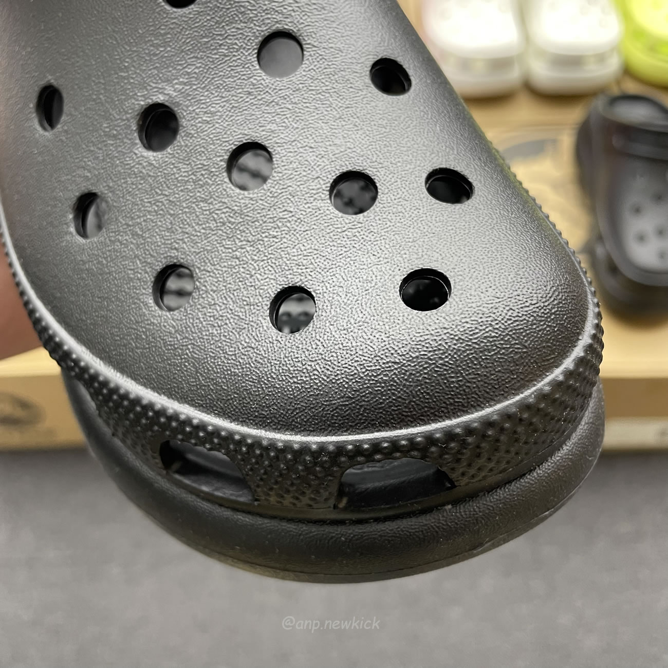 Crocs Classic Crush Clog Bone Multi Black White Green Blue Grey Red Green Dark Green Brown 207521 (12) - newkick.app