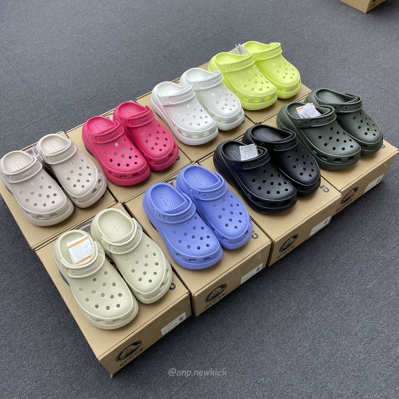 Crocs Classic Crush Clog Bone Multi Black White Green Blue Grey Red Green Dark Green Brown 207521 (2) - newkick.app