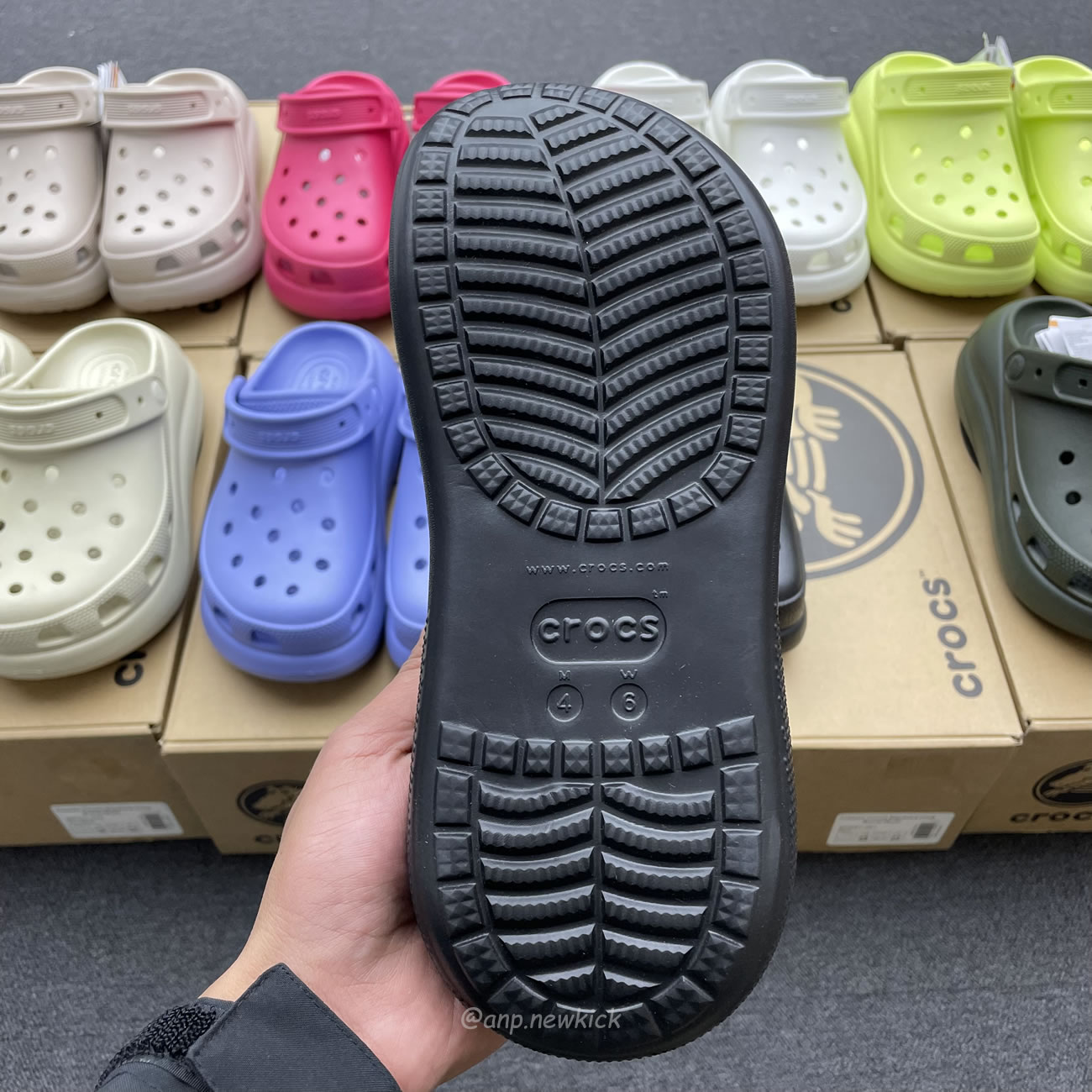 Crocs Classic Crush Clog Bone Multi Black White Green Blue Grey Red Green Dark Green Brown 207521 (21) - newkick.app