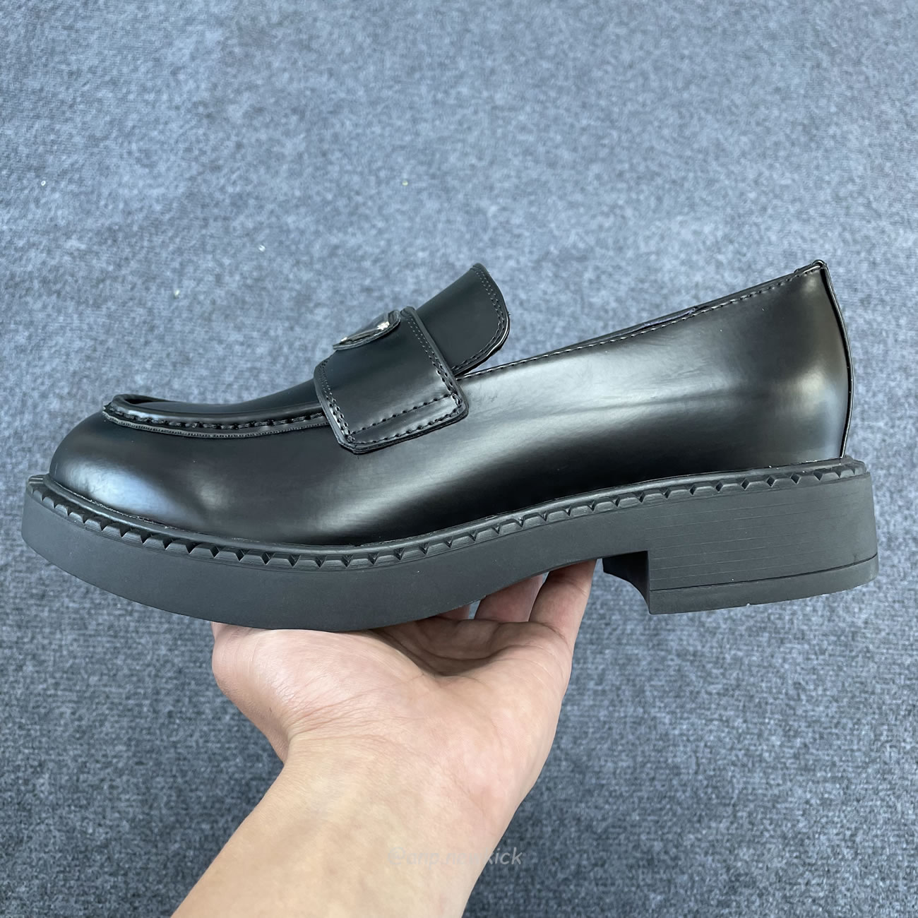 Prada 35mm Loafer Black Brushed Leather 2de127 055 F0002 (2) - newkick.app