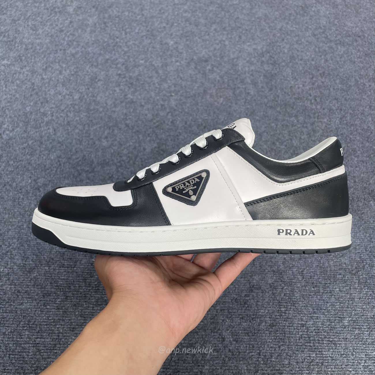 Prada Downtown Low Top Sneakers Leather White Black 2ee364 3lkg F0964 (2) - newkick.app