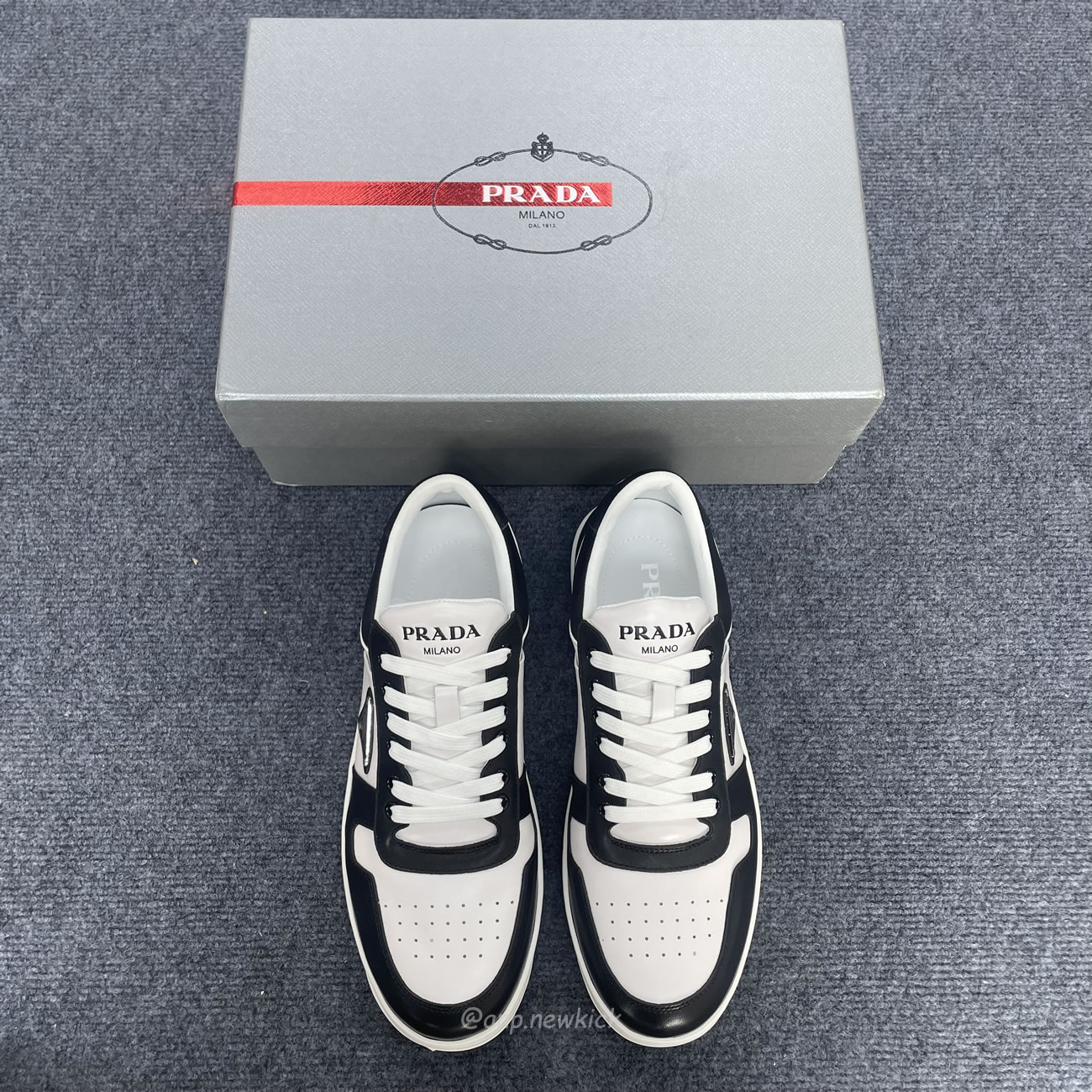 Prada Downtown Low Top Sneakers Leather White Black 2ee364 3lkg F0964 (3) - newkick.app