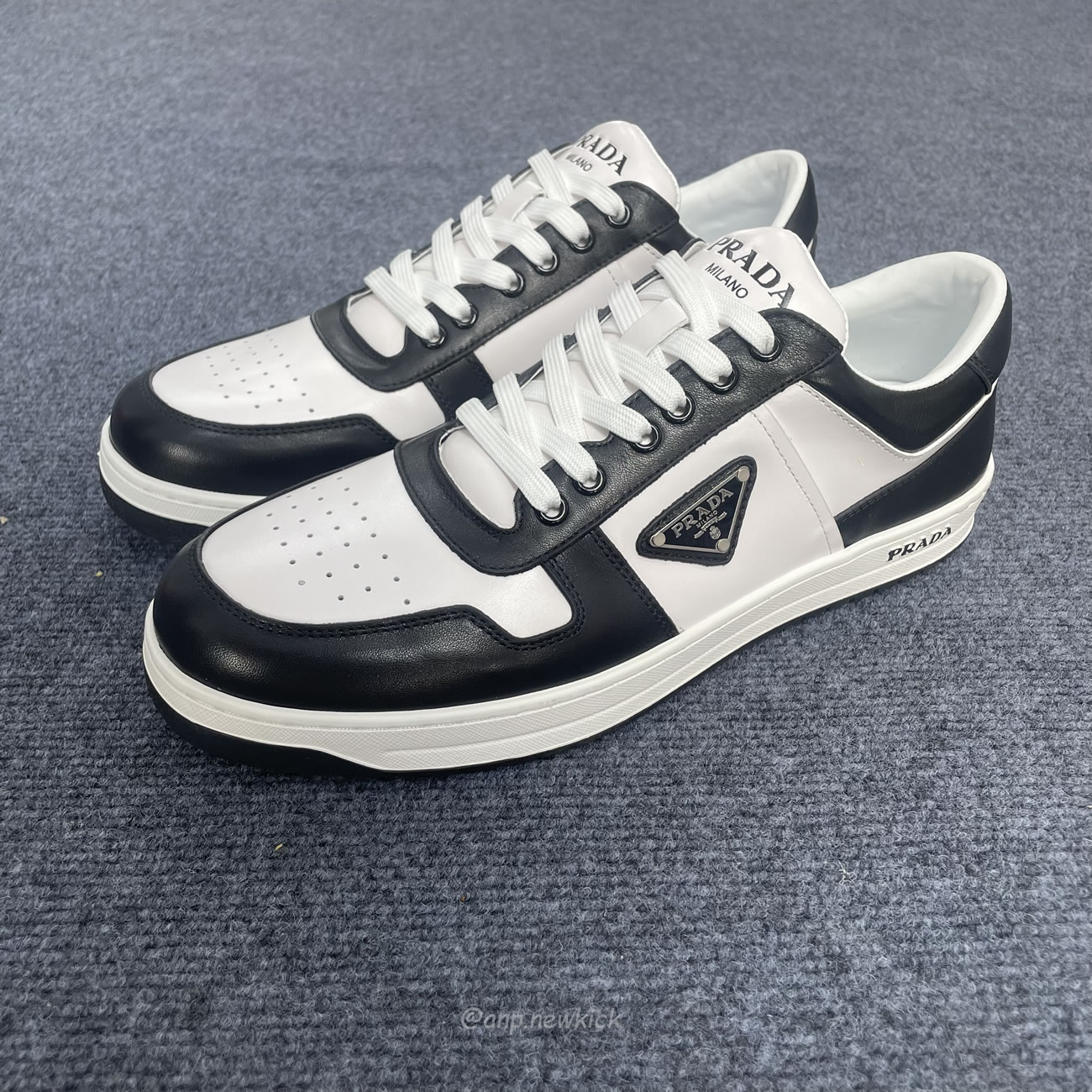 Prada Downtown Low Top Sneakers Leather White Black 2ee364 3lkg F0964 (5) - newkick.app