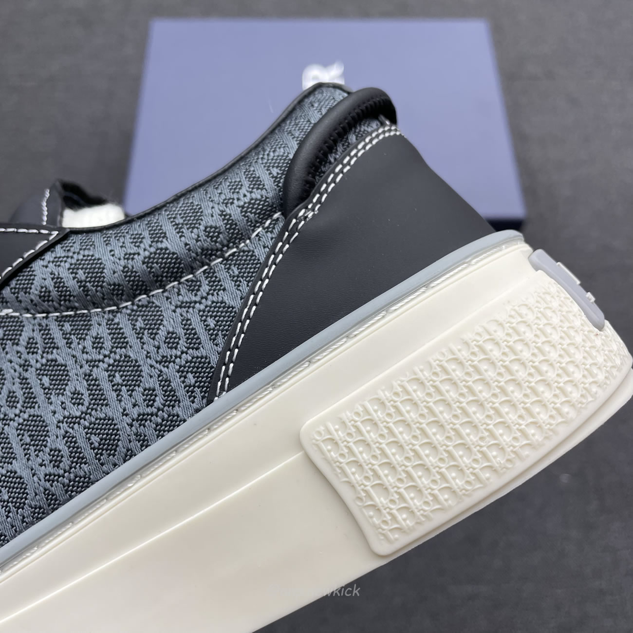 Dior B33 Sneaker Black Smooth Calfskin Oblique Jacquard 3sn303zwn55936 (2) - newkick.app