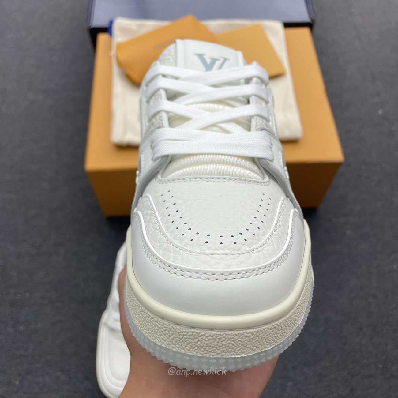 Louis Vuitton Trainer White Signature 51bcolre (10) - newkick.app