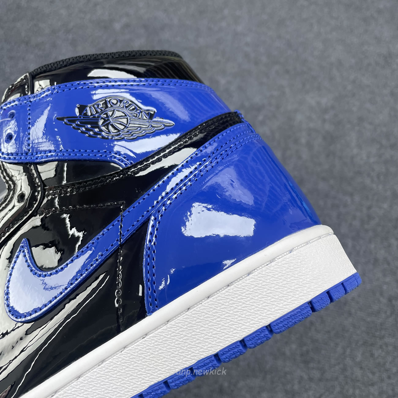 Air Jordan 1 Retro High Og Patent Royal 555088 404 (7) - newkick.app