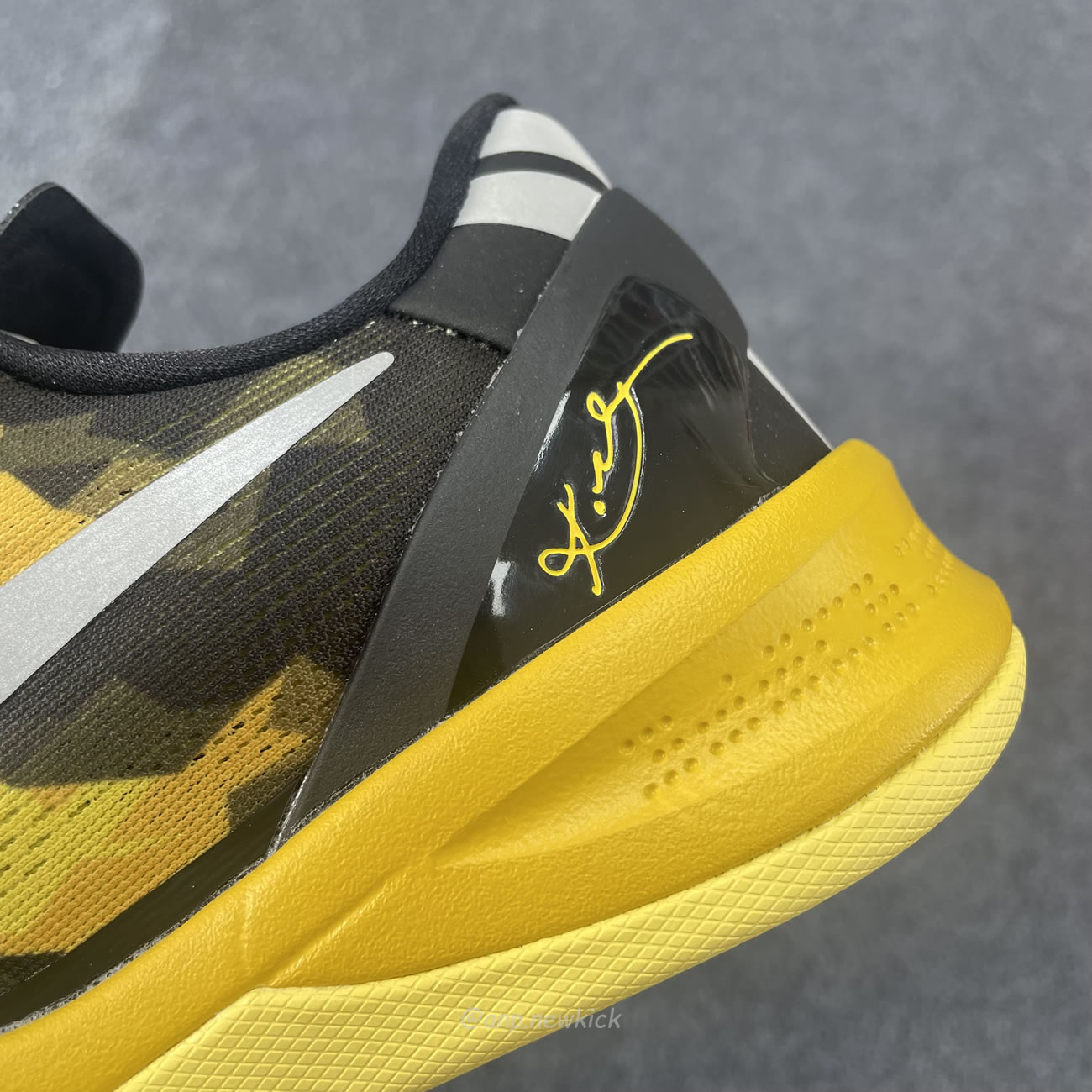 Nike Kobe 8 Xdr Black Yellow 555286‑077 (4) - newkick.app